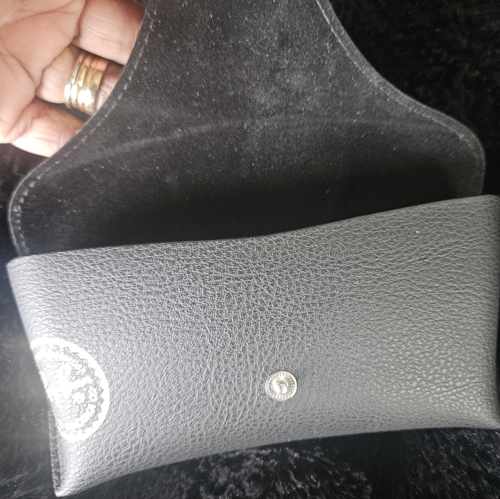 Ray-Ban Black and Gold Eyeglass Case - Picture 3 of 7